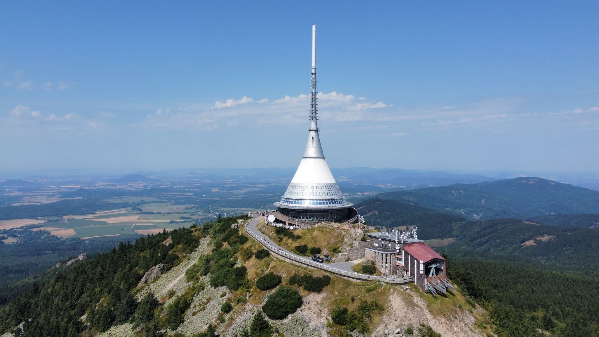 Wieża telewizyjna na górze Ještěd